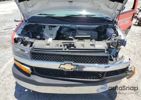 2020 Chevrolet Express G2500 z USA, uszkodzony, nr VIN 1GCWGAFG7L1264993